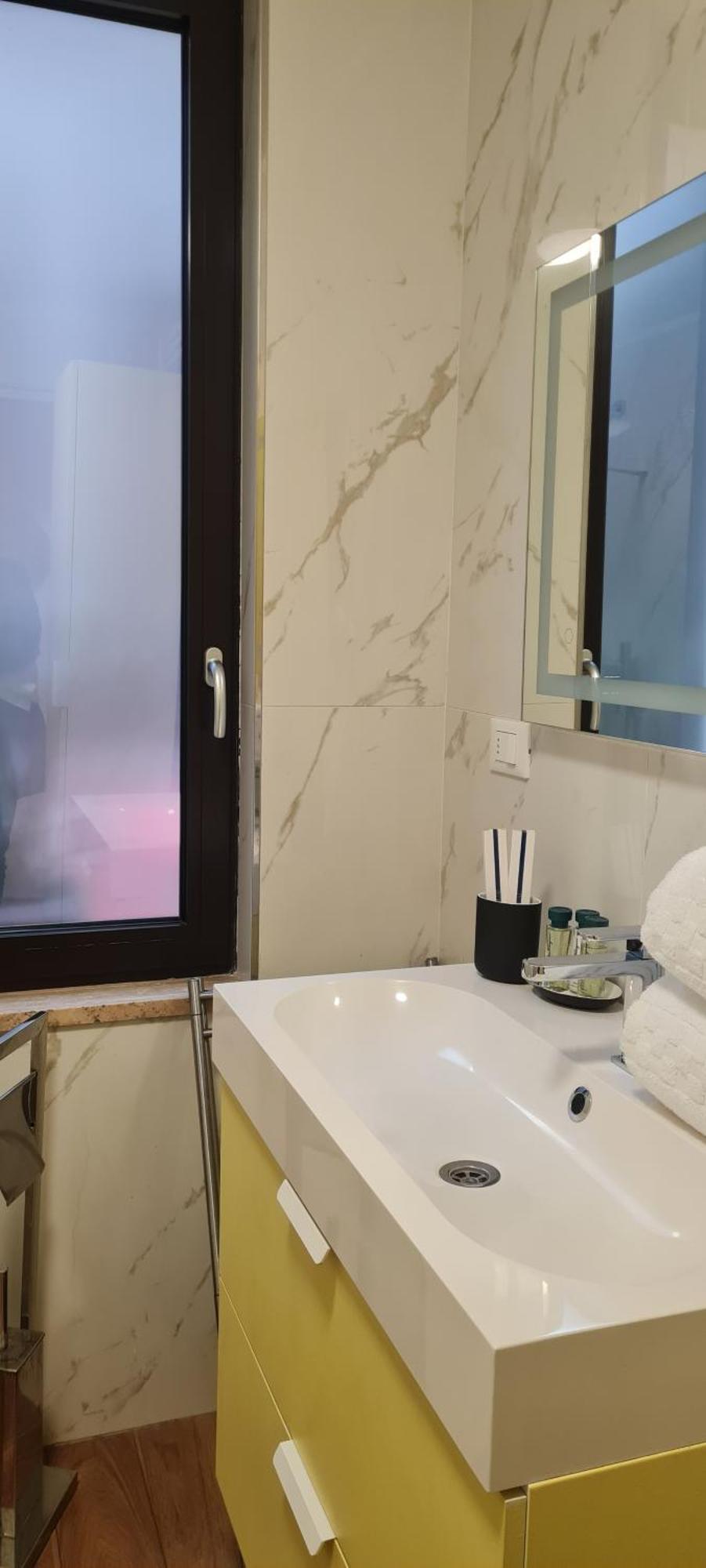 Nj Hotels & Apartments San Pietro All'Orto 6 ميلان المظهر الخارجي الصورة